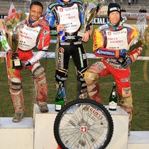 Podium zwycięzców - Antonio Lindbäck (miejsce II), Emil Sajfutdinow (miejsce I) i Magnus Zetterström (miejsce III)