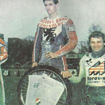 Podium zwycięzców - Jan Krzystyniak (II miejsce), Tomasz Gollob (I miejsce) i Andrzej Huszcza (III miejsce)