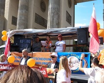 Protest w Berlinie przeciwko przymusowym szczepieniom (14.09.2019)