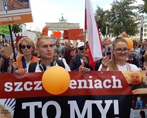Protest w Berlinie przeciwko przymusowym szczepieniom (14.09.2019)