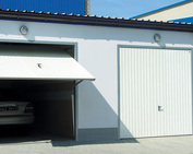 drzwi garażowe uchylne