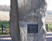 Przeniesiony pomnik w Chodówkach (2018)