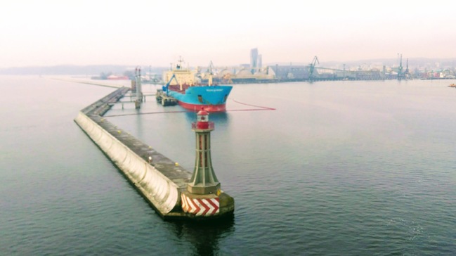 Gdynia - wrota basenu portowego