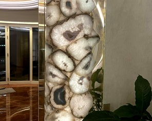 Lustra postarzane w komponowane w onyks