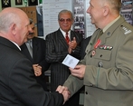 Zdzisław Welszyng otrzymuje Odznakę Pamiątkową Bieszczadzkiego Oddziału SG