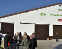 Dzień otwarty nowej obory na Fermie w Niechłodzie