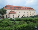 zewnętrzne mury zamku kazimierzowskiego