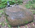 Kamień nagrobny z inskrypcją informacyjną; poświęcona rodzinom z rodu von Zelewskich