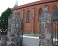 Brama wejściowa na teren parafii pw. św. Miachała Archanioła w Lipuszu