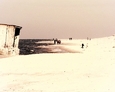 Pozostałości starego buczka mgłowego na plaży Stilo