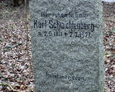 Kamienny obelisk nagrobny//Karl Schwichtenberg  *2.9.1871  † 2.2.1927 