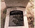 Damnica - cmentarz komunalny (kamienna tablica z płytą inskrypcyjną)