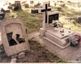 Damnica - cmentarz komunalny (widoczny nagrobek z betonowym krzyżem)