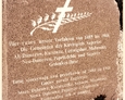 Zagórzyca - granitowy pomnik ku czci pochowanych na dawnym cmentarzu mieszkańców wsi w latach 1485-1948