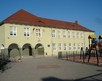 budynek szkolny - wejście główne