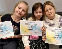 Uroczyste wręczenie dyplomów w SP 10 w konkursie międzyświetlicowym „Kolorowy świat Vincenta van Gogha”