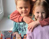 W naszej sali już zawitała Wiosna . Dzieci dowiedziały się jakie prace wykonuje się na polu i w ogrodzie oraz zasadziły owies i inne nasiona.  Teraz czekamy z niecierpliwością na efekt naszej pracy. 