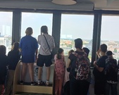 23.06.25 klasa 4b wybrała się na ostatnie wyjątkowe wyjście w tym roku szkolnym – najpierw odwiedziliśmy taras widokowy Uniwersytetu Ekonomicznego w Poznaniu, a następnie zorganizowaliśmy piknik w Parku Karola Marcinkowskiego