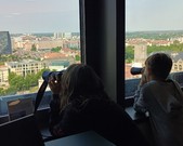 23.06.25 klasa 4b wybrała się na ostatnie wyjątkowe wyjście w tym roku szkolnym – najpierw odwiedziliśmy taras widokowy Uniwersytetu Ekonomicznego w Poznaniu, a następnie zorganizowaliśmy piknik w Parku Karola Marcinkowskiego