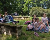 23.06.25 klasa 4b wybrała się na ostatnie wyjątkowe wyjście w tym roku szkolnym – najpierw odwiedziliśmy taras widokowy Uniwersytetu Ekonomicznego w Poznaniu, a następnie zorganizowaliśmy piknik w Parku Karola Marcinkowskiego