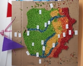 Mapa Polski - tworzenie mapy z kolorowego ryżu z podziałem na obszary górzyste, wyżynne, nizinnne z zaznaczeniem najważniejszych miast i rzek oraz kierunków świata