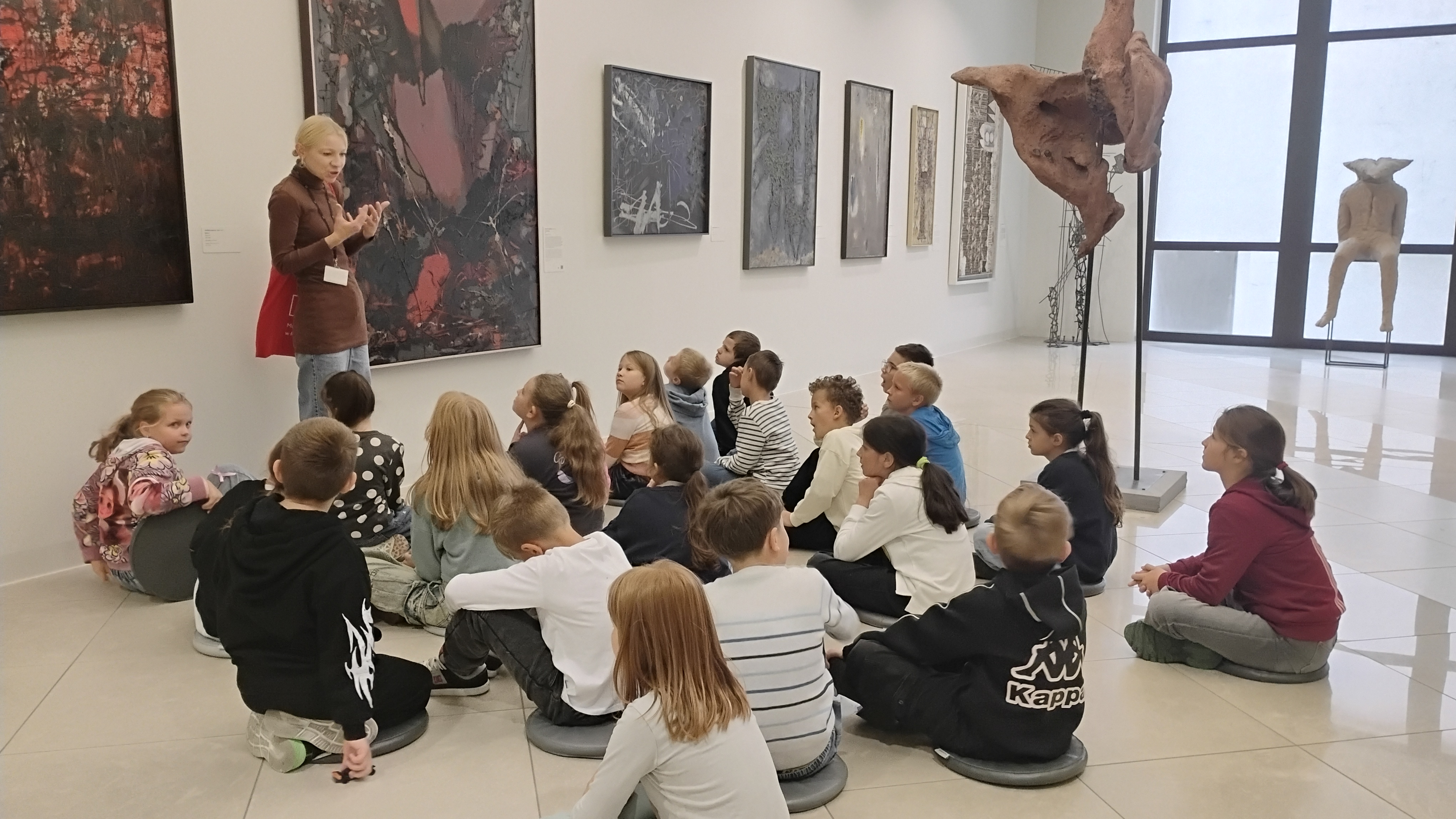 Klasa 3a wybrała się na lekcję muzealną do Muzeum Narodowego w Poznaniu