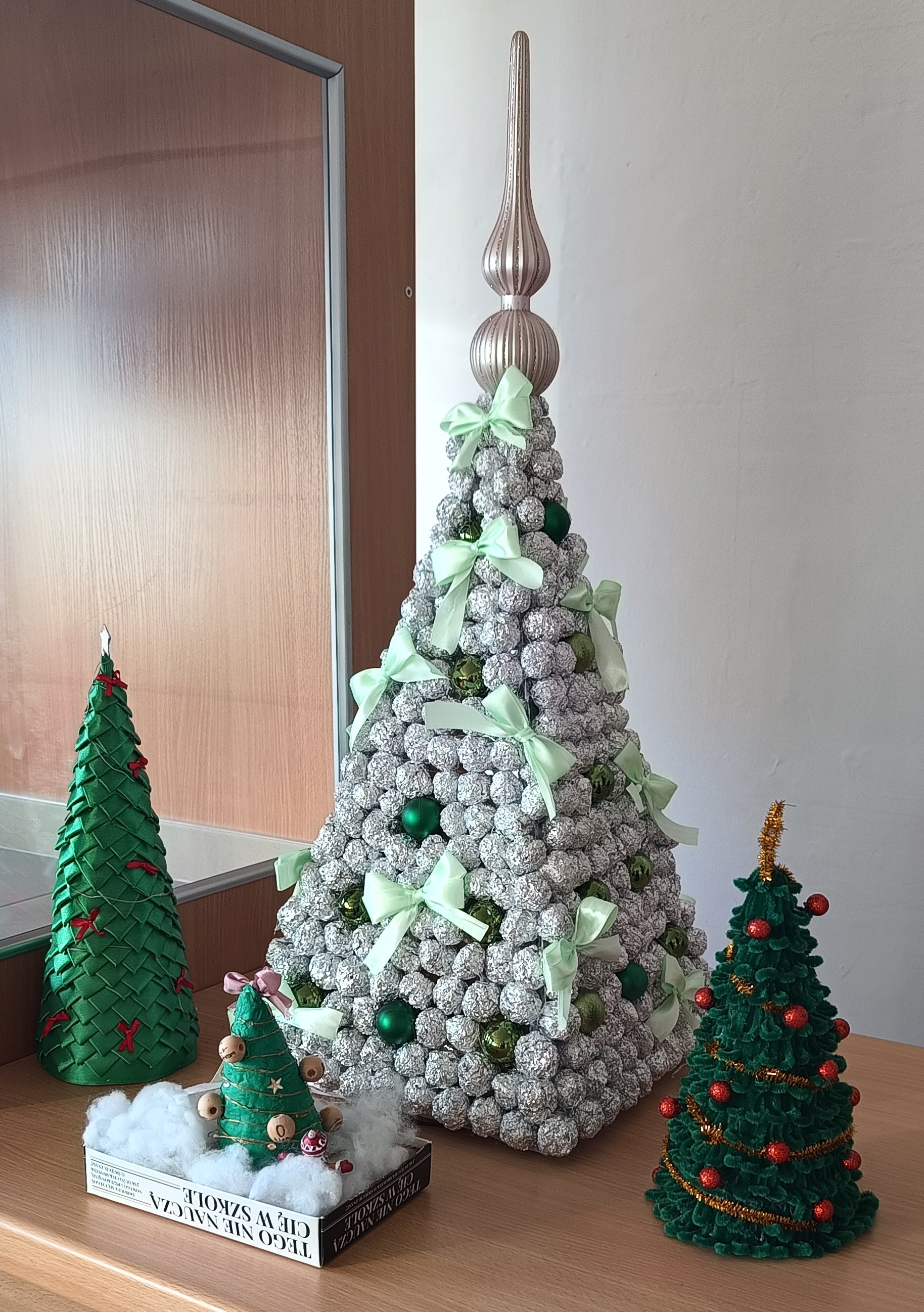 "Choinka bożonarodzeniowa 3D" i "Chemiczna ozdoba świąteczna"