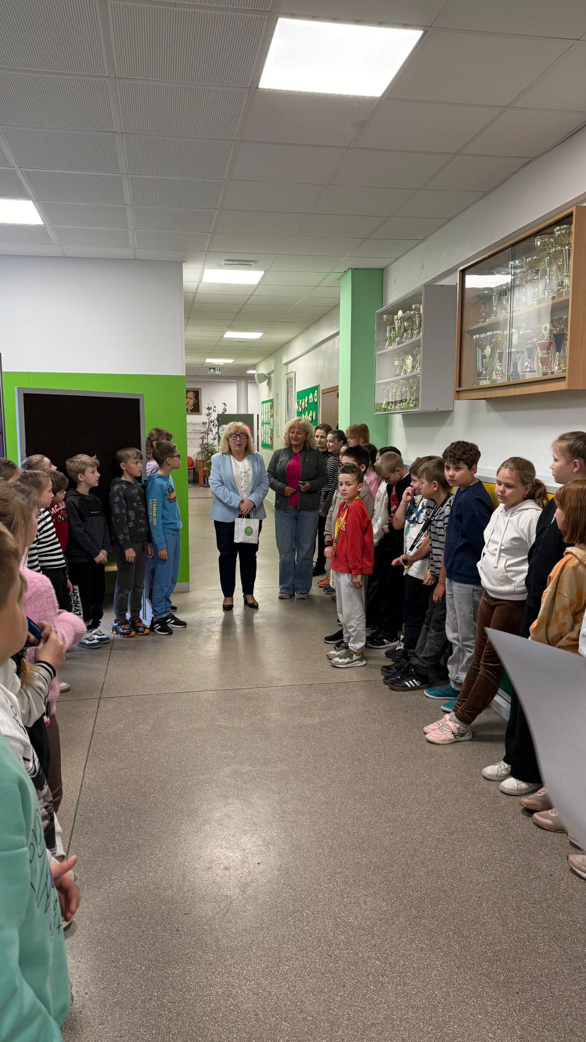 Z przyjemnością informuję, że Janina Borovcova z klasy 3a zajęła 3 miejsce w Międzyszkolnym Konkursie Ekologicznym Co zrobić z tym deszczem.