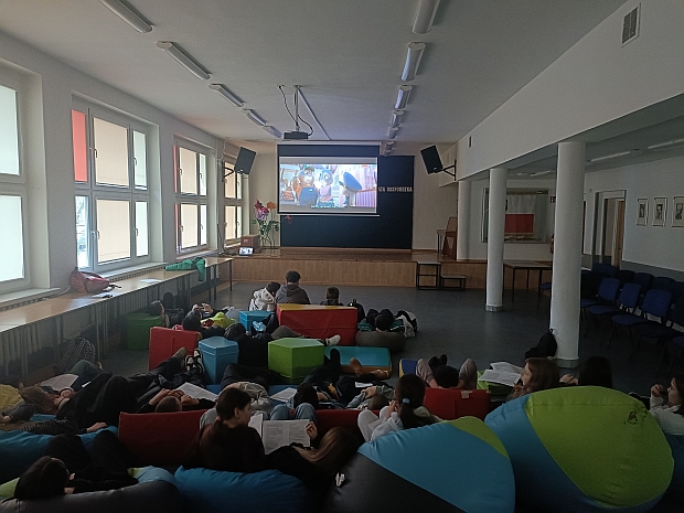 Relacja z pierwszego szkolnego seansu filmowego w języku angielskim – 02.12.2025 r.