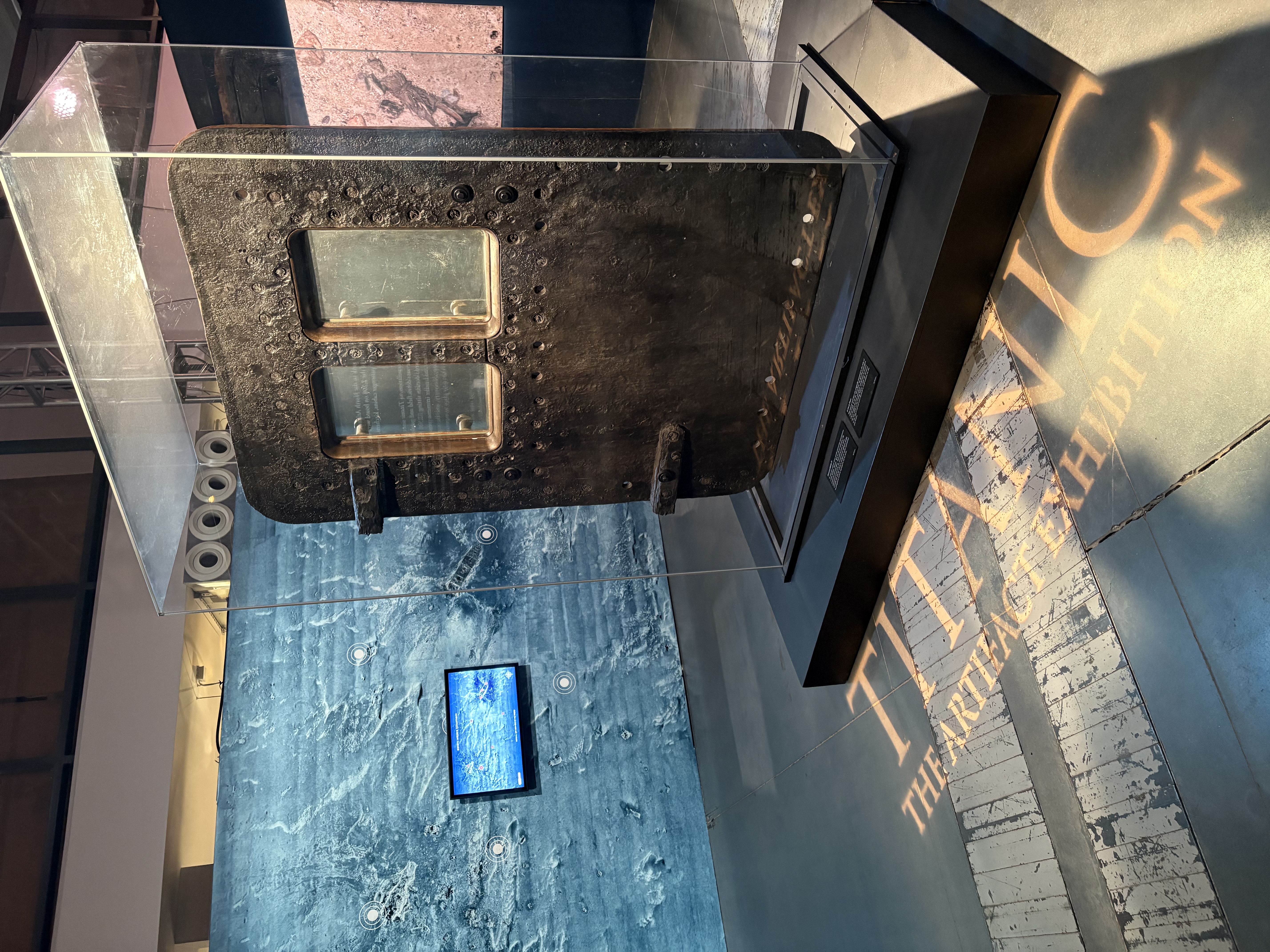 uczniowie klas 4&ndash;6o oraz 7o wzięli udział w wyjątkowym wyjściu edukacyjnym na wystawę &bdquo;Titanic: The Artifact Exhibition&rdquo;