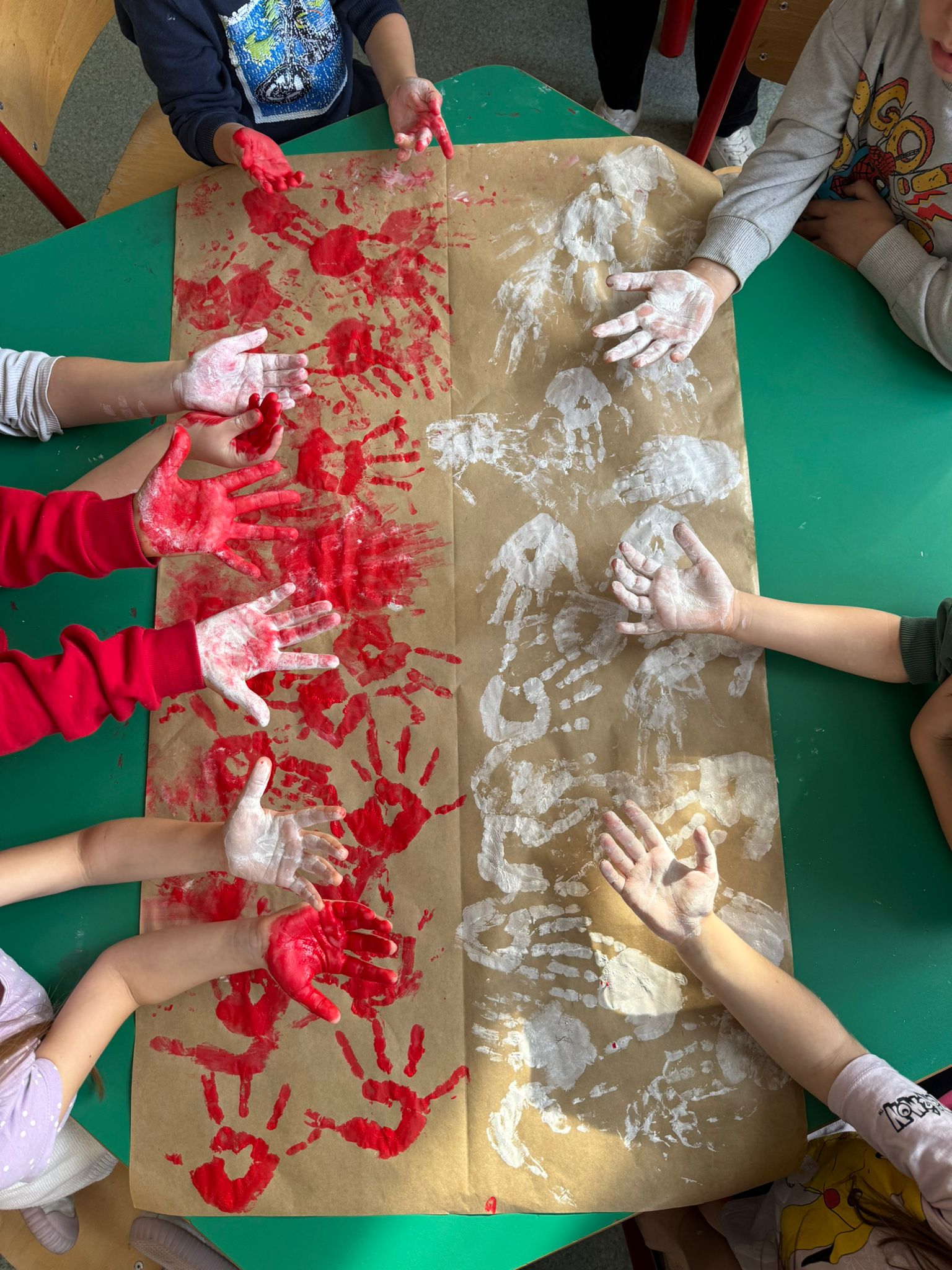 Przygotowania do Święta Niepodległości w oddziale przedszkolnym