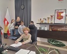 Wizyta uczniów klasy III a i III b w nowej siedzibie Urząd Gminy w Maciejowicach
